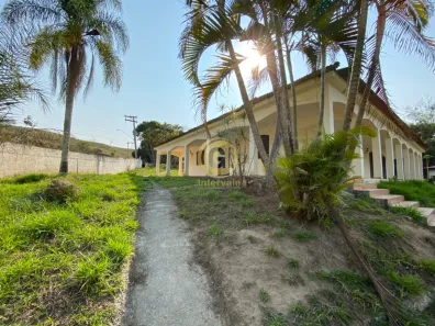 Fazenda / Sítio / Chácara com 3 Quartos para alugar, 378m² no Condomínio Lagoinha, Jacareí