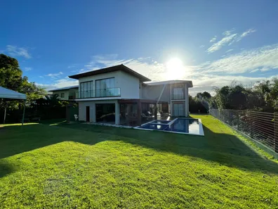 Casa de Condomínio com 6 Quartos à venda, 420m² no , Mata de São João
