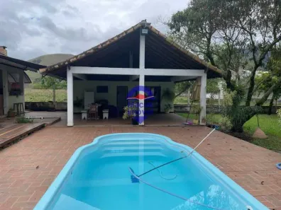 Fazenda / Sítio / Chácara com 4 Quartos à venda, 250m² no Trapiche, Macaé