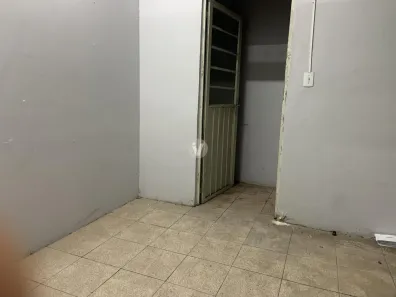 Loja / Salão / Ponto Comercial com 1 Quarto à venda, 42m² no Centro, Santa Maria