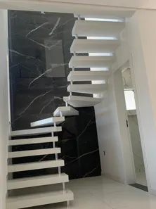 Sobrado com 2 Quartos à venda, 135m² no Parque Real, Pouso Alegre