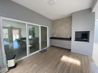 Casa de Condomínio com 3 Quartos para alugar, 280m² no Vila Oliveira, Mogi das Cruzes