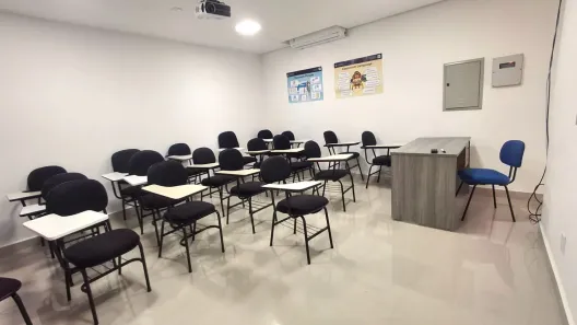 Conjunto Comercial / Sala para alugar, 100m² no Nossa Senhora das Graças, Manaus