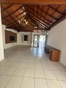 Casa de Condomínio com 3 Quartos para alugar, 380m² no Maria Paula, Niterói