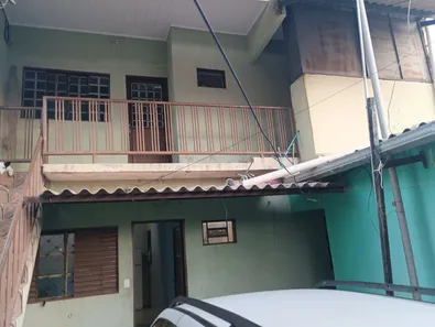 Sobrado com 5 Quartos à venda, 130m² no Santa Maria, Brasília