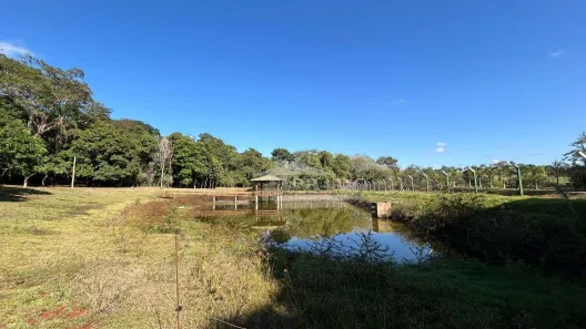 Fazenda / Sítio / Chácara com 6 Quartos à venda, 1100m² no , Ibiporã