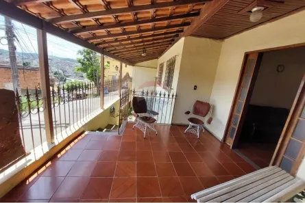 Casa com 2 Quartos à venda, 169m² no Ipiranga, Juiz de Fora