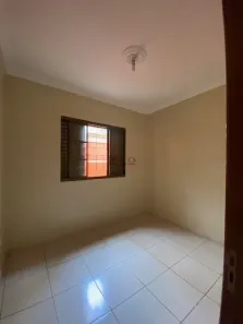 Casa com 3 Quartos para alugar, 100m² no Parque das Grevíleas 3ª parte, Maringá
