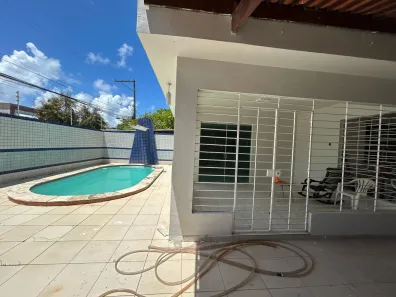 Casa com 5 Quartos para venda ou aluguel, 250m² no Campo Grande, Recife