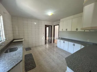 Sobrado com 4 Quartos à venda, 235m² no Jardim Menino Deus, Quatro Barras