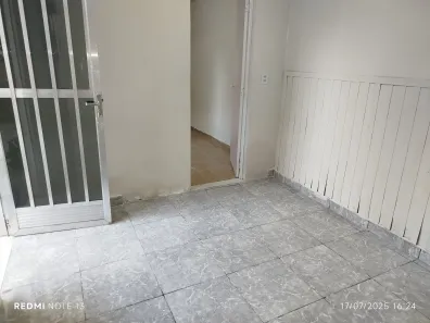 Casa de Vila com 1 Quarto para alugar, 30m² no Santa Terezinha, Mesquita