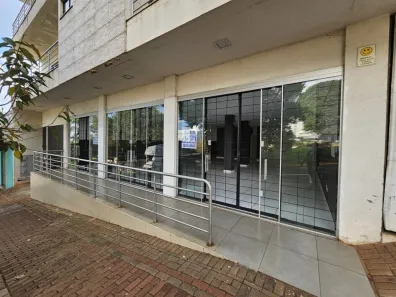 Loja / Salão / Ponto Comercial para alugar, 180m² no Centro, Apucarana