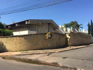 Sobrado com 5 Quartos para venda ou aluguel, 562m² no Vila São José, São José do Rio Preto