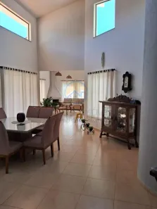 Sobrado com 4 Quartos à venda, 1000m² no Centro, Holambra