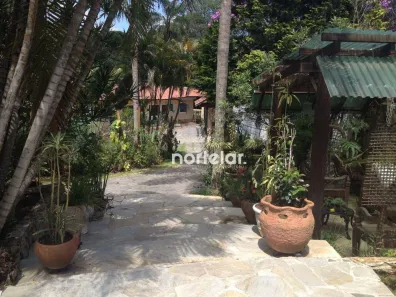 Casa de Condomínio com 4 Quartos para venda ou aluguel, 550m² no Cumbari, Mairiporã