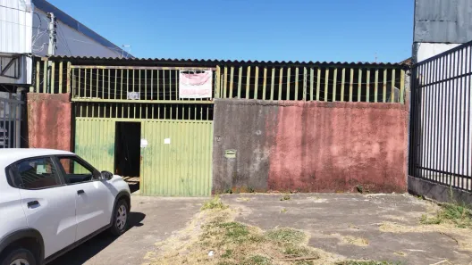 Galpão / Depósito / Armazém com 1 Quarto à venda, 300m² no Área de Desenvolvimento Econômico, Brasília