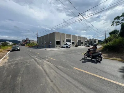 Galpão / Depósito / Armazém para alugar, 240m² no Santa Regina, Camboriú