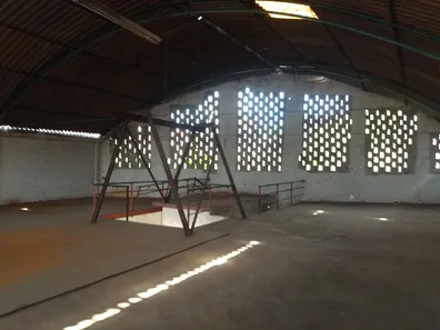 Galpão / Depósito / Armazém para alugar, 700m² no Raul Veiga, São Gonçalo