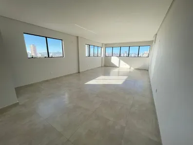 Conjunto Comercial / Sala para alugar, 10m² no Presidente Médici, Chapecó