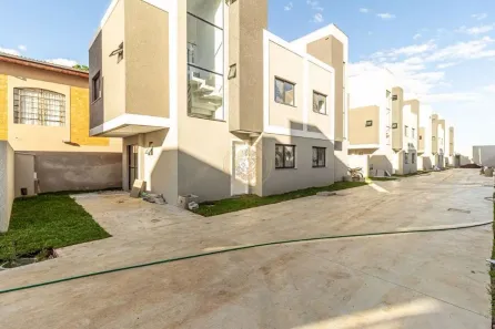 Casa de Condomínio com 3 Quartos à venda, 105m² no Uberaba, Curitiba