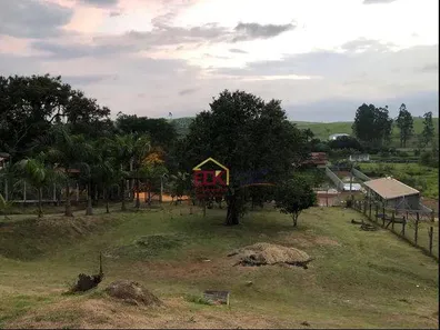 Fazenda / Sítio / Chácara com 2 Quartos à venda, 2100m² no Chácara Marambaia, Caçapava