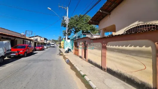 Casa com 5 Quartos à venda, 200m² no Centro, Confins