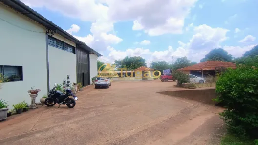Fazenda / Sítio / Chácara com 2 Quartos para alugar, 1000m² no Estância Jóckei Club, São José do Rio Preto