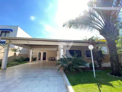 Casa com 3 Quartos para alugar, 250m² no , Pontal do Paraná