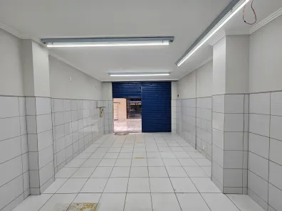 Loja / Salão / Ponto Comercial para alugar, 64m² no Centro, Macaé