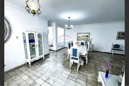 Casa com 4 Quartos à venda, 420m² no Pereira Lobo, Aracaju