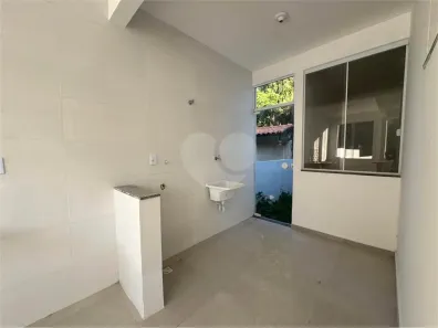 Casa de Condomínio com 2 Quartos à venda, 53m² no Roma, Volta Redonda