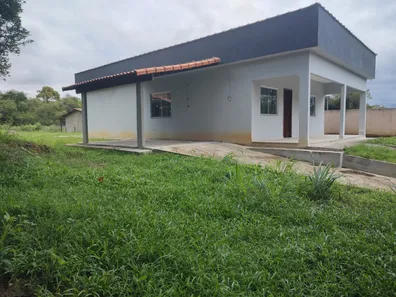 Fazenda / Sítio / Chácara com 2 Quartos à venda, 2000m² no Papucaia, Cachoeiras de Macacu