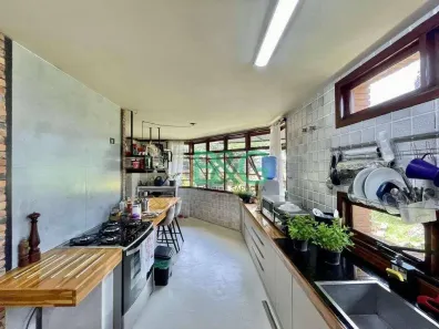 Casa com 6 Quartos para venda ou aluguel, 624m² no Nova Fazendinha, Carapicuíba