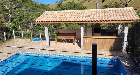 Fazenda / Sítio / Chácara com 4 Quartos à venda, 600m² no , Igaratá