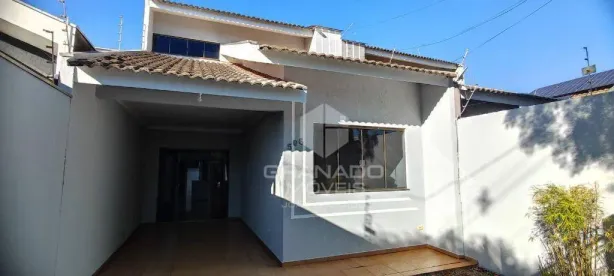 Sobrado com 3 Quartos para alugar, 142m² no Jardim Tóquio, Maringá
