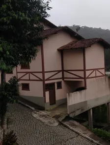 Casa de Condomínio com 2 Quartos para alugar, 80m² no Tijuca, Teresópolis