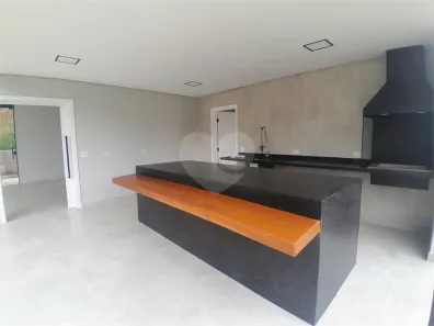 Casa de Condomínio com 3 Quartos para venda ou aluguel, 180m² no Cumbari, Mairiporã