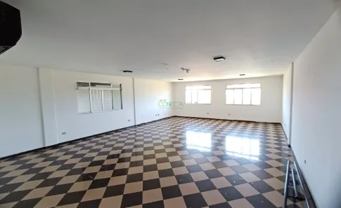 Fazenda / Sítio / Chácara com 3 Quartos à venda, 200m² no Chácara Santa Maria, Cambé