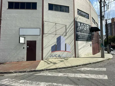 Prédio Inteiro para alugar, 130m² no Jardim Anchieta, Mauá