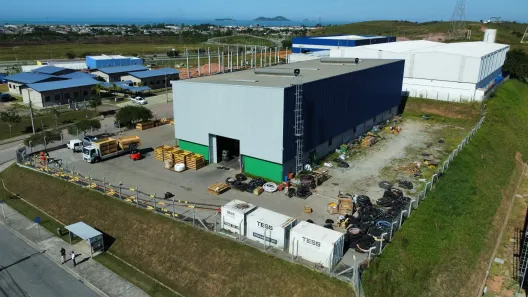 Galpão / Depósito / Armazém à venda, 1300m² no Cabiúnas, Macaé