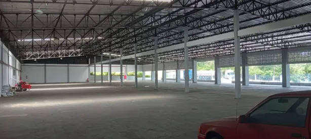 Galpão / Depósito / Armazém para alugar, 2700m² no Japiim, Manaus