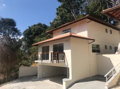 Casa de Condomínio com 3 Quartos para alugar, 200m² no Cônego, Nova Friburgo