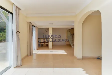 Casa de Condomínio com 4 Quartos para alugar, 281m² no Santa Cândida, Curitiba