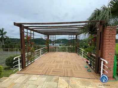 Fazenda / Sítio / Chácara com 4 Quartos à venda, 266m² no Chácaras Condomínio Recanto Pássaros II, Jacareí