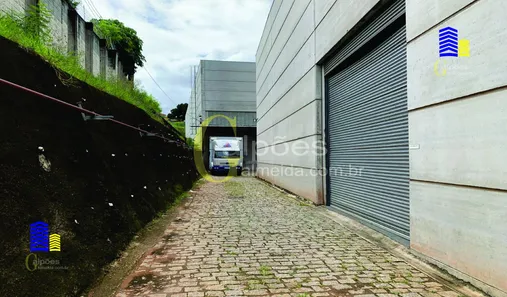 Galpão / Depósito / Armazém para alugar, 952m² no Padroeira, Osasco