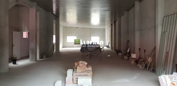Galpão / Depósito / Armazém para alugar, 280m² no Jardim Maria Rosa, Taboão da Serra