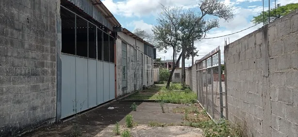 Casa Comercial para venda ou aluguel, 1500m² no Goitacazes, Campos dos Goytacazes