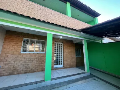 Sobrado com 3 Quartos à venda, 140m² no Santa Terezinha, Mesquita