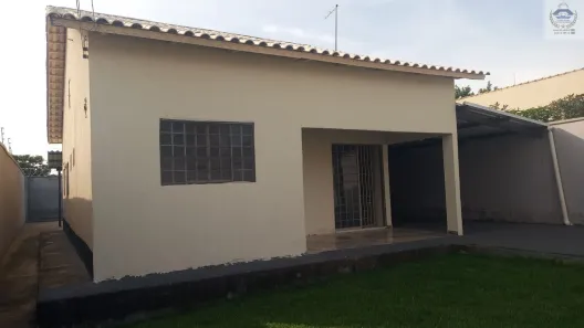 Casa com 3 Quartos para alugar, 250m² no Setor Monte Sinai, Trindade