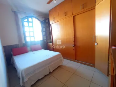 Loja / Salão / Ponto Comercial com 3 Quartos à venda, 200m² no Todos os Santos, Montes Claros